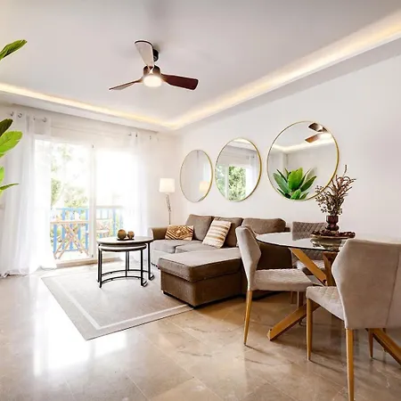 Апартаменти Cozy Between The Port And The La Rada *