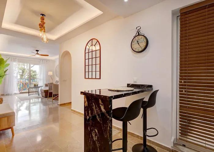 Cozy Between The Port And The La Rada Appartamento Estepona