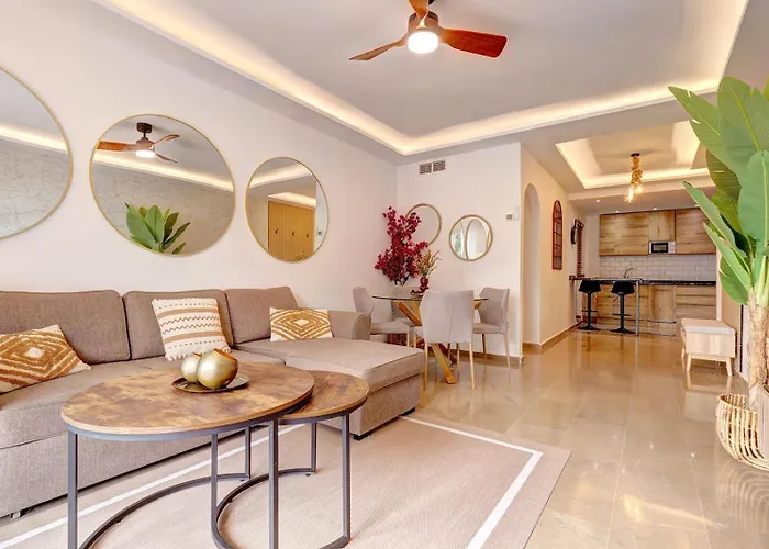 Cozy Between The Port And The La Rada Appartamento Estepona