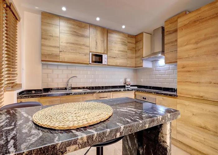 Cozy Between The Port And The La Rada Appartamento Estepona