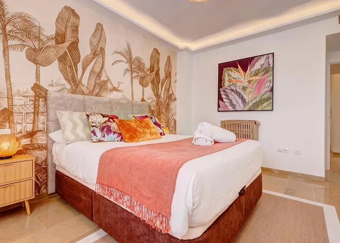 Cozy Between The Port And The La Rada Appartamento Estepona